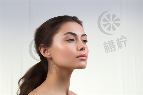 40岁女性眼袋下垂该如何解决?有哪些有效的方法可以改善眼部问题?