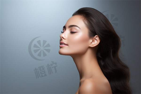 眼霜是否能够有效去除眼袋？如何使用眼霜来消除眼袋问题？