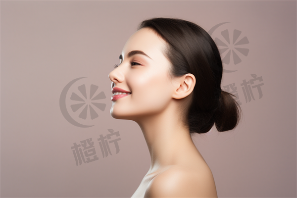 隆鼻手术后,鼻头会变得硬吗?这是什么原因导致的?